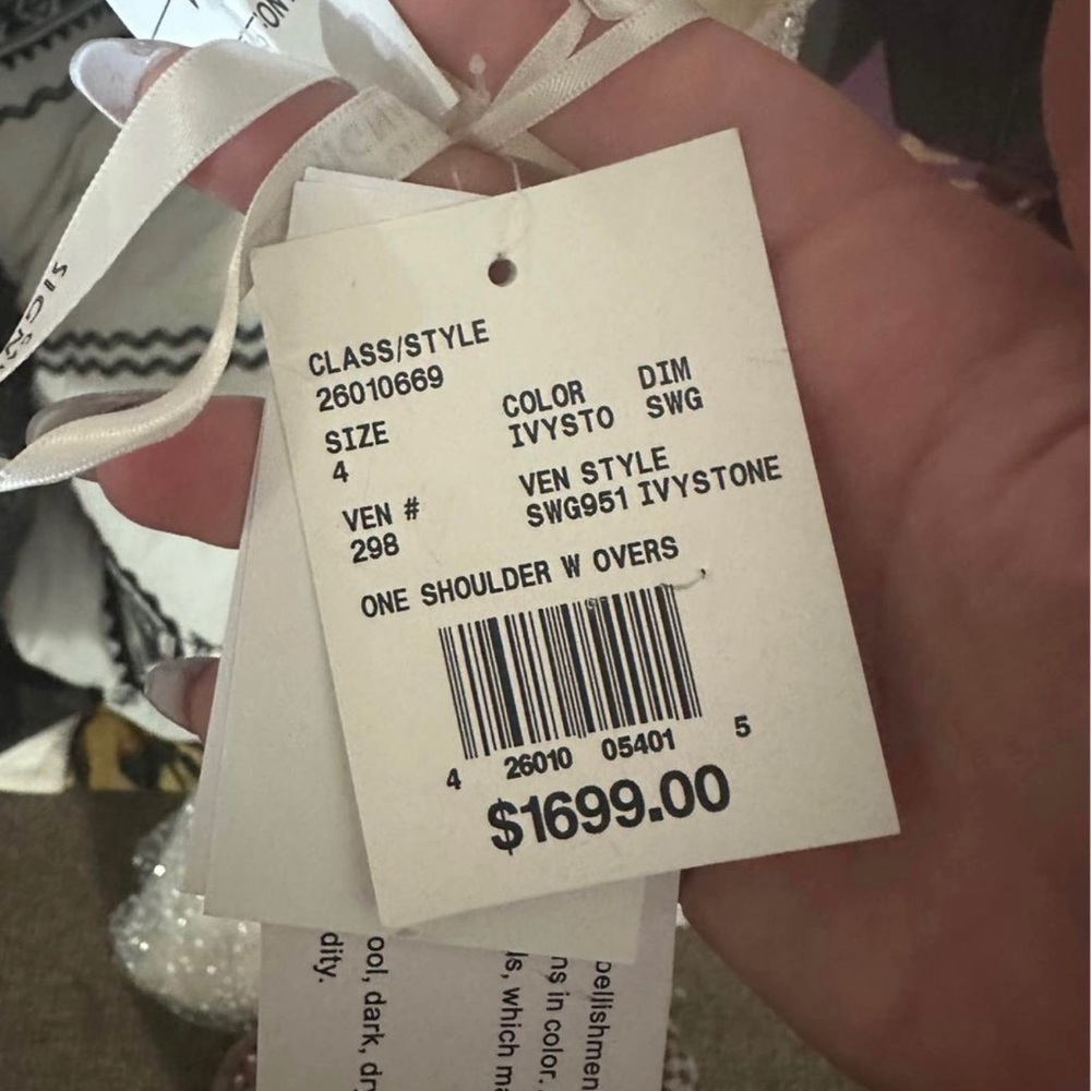Brand new wedding dress only tried on